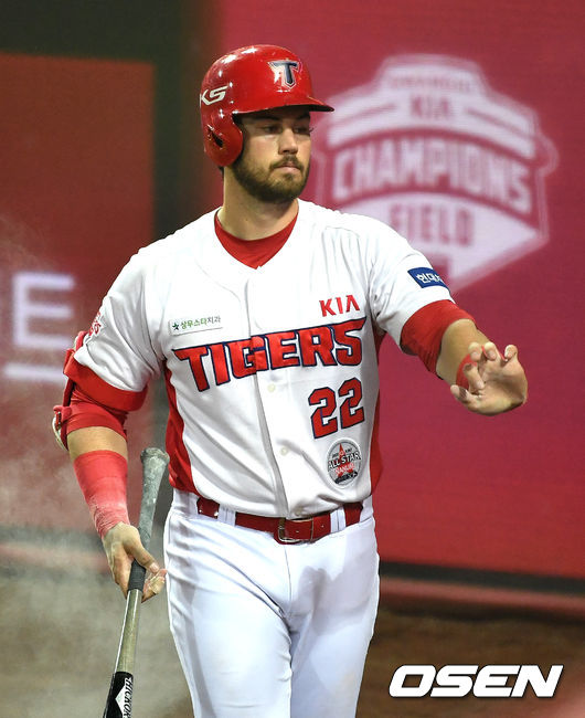 7회말 KIA 터커가 대기타석에서 타격을 준비하고 있다. / dreamer@osen.co.kr