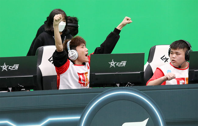 스마일게이트 제공.