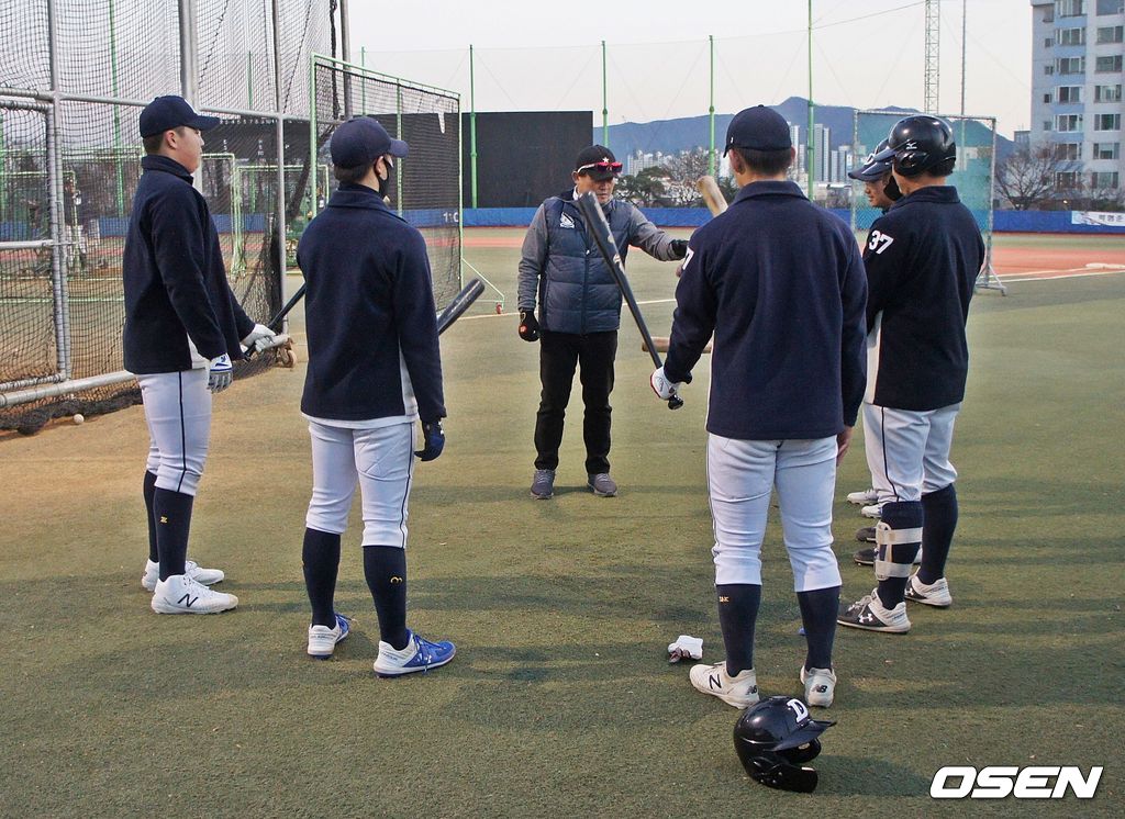 재능기부 활동에 나선 박흥식 전 KIA 퓨처스 감독 /what@osen.co.kr