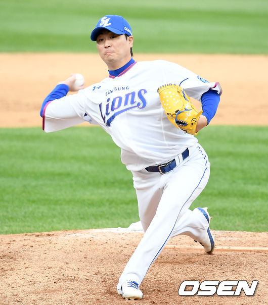 KT가 연장 혈투 끝에 웃었다. 27일 수원 LG전 이후 3연승의 휘파람을 불었다. KT는 30일 대구삼성라이온즈파크에서 열린 원정 경기에서 5-3으로 이겼다. 반면 삼성은 27일 대구 SK전 이후 3연패 수렁에 빠졌다. 연장 10회초 2사 1, 2루 삼성 우규민이 마운드에 올라 힘차게 공을 뿌리고 있다./ksl0919@osen.co.kr