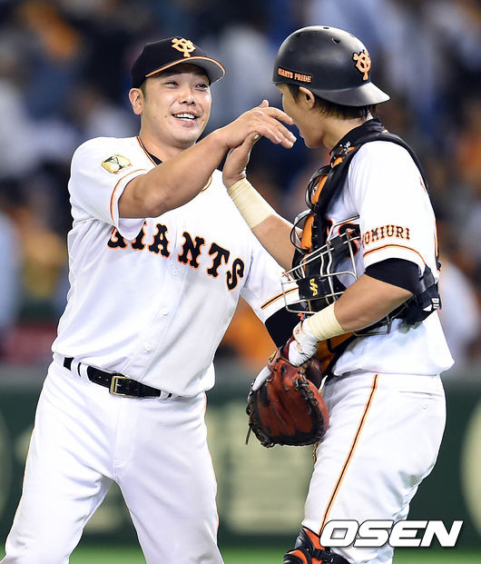 [사진] 아베 신노스케 요미우리 2군 감독(왼쪽) /OSEN DB