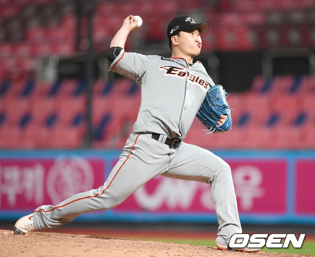 7회말 1사 1,2루 한화 김종수가 역투하고 있다. /youngrae@osen.co.kr