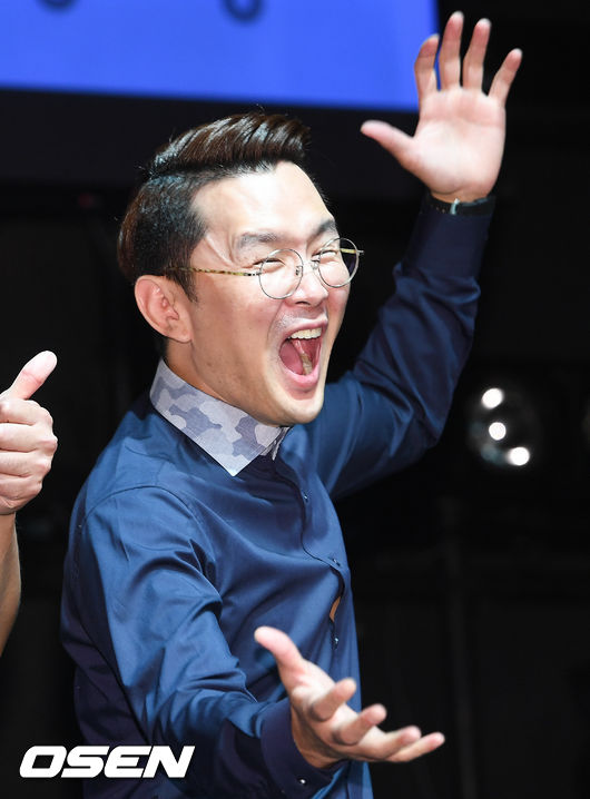 [OSEN=박준형 기자 ]윤형빈이 포즈를 취하고 있다. / soul1014@osen.co.kr