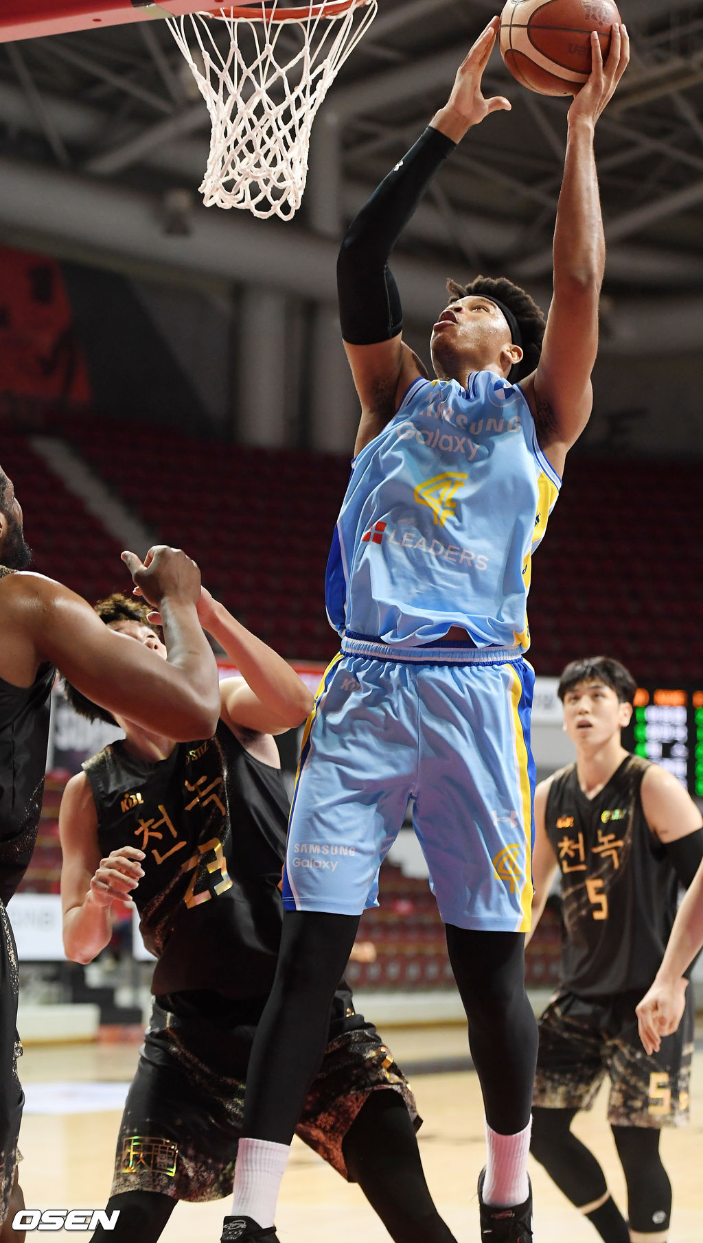 4쿼터 삼성 힉스가 돌파하며 슛에 성공하고 있다./rumi@osen.co.kr