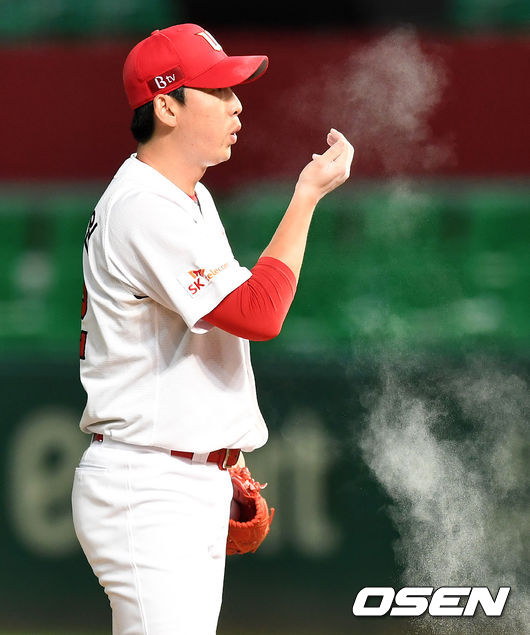 SK 선발투수 문승원.