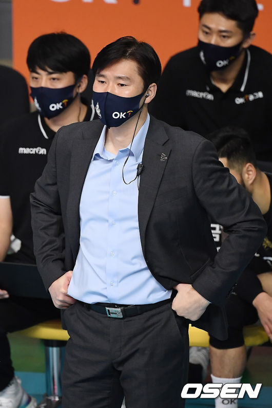 OK금융그룹 석진욱 감독.