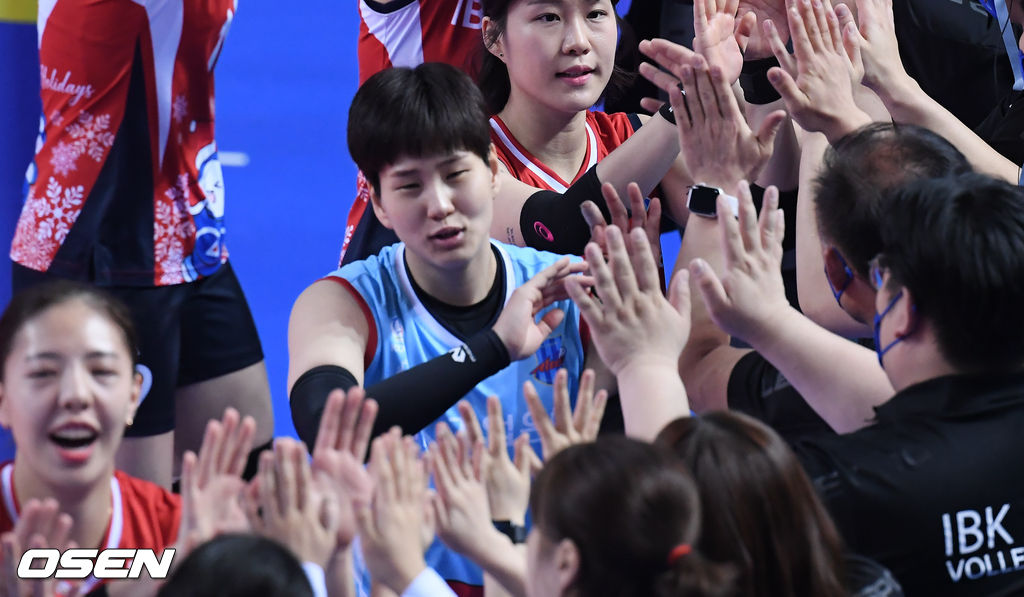 신연경,'3위 도약 기쁨의 하이파이브'