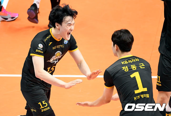 1세트 KB손해보험 김정호가 득점에 환호하고 있다. /cej@osen.co.kr