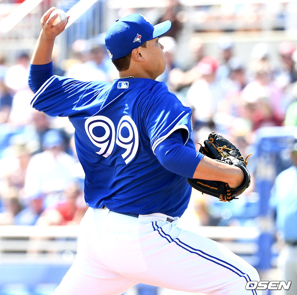 토론토 선발 류현진이 힘차게 공을 뿌리고 있다. / dreamer@osen.co.kr