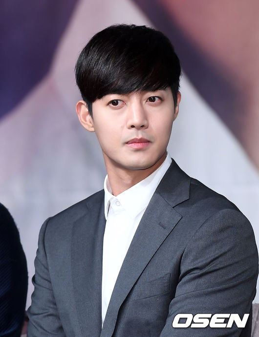 23일 오후 서울 영등포구 타임스퀘어 아모리스홀에서 열린 KBS W 새 수목드라마 '시간이 멈추는 그때'(극본 지호진, 연출 곽봉철) 제작발표회에서 김현중이 생각에 잠겨있다./ rumi@osen.co.kr