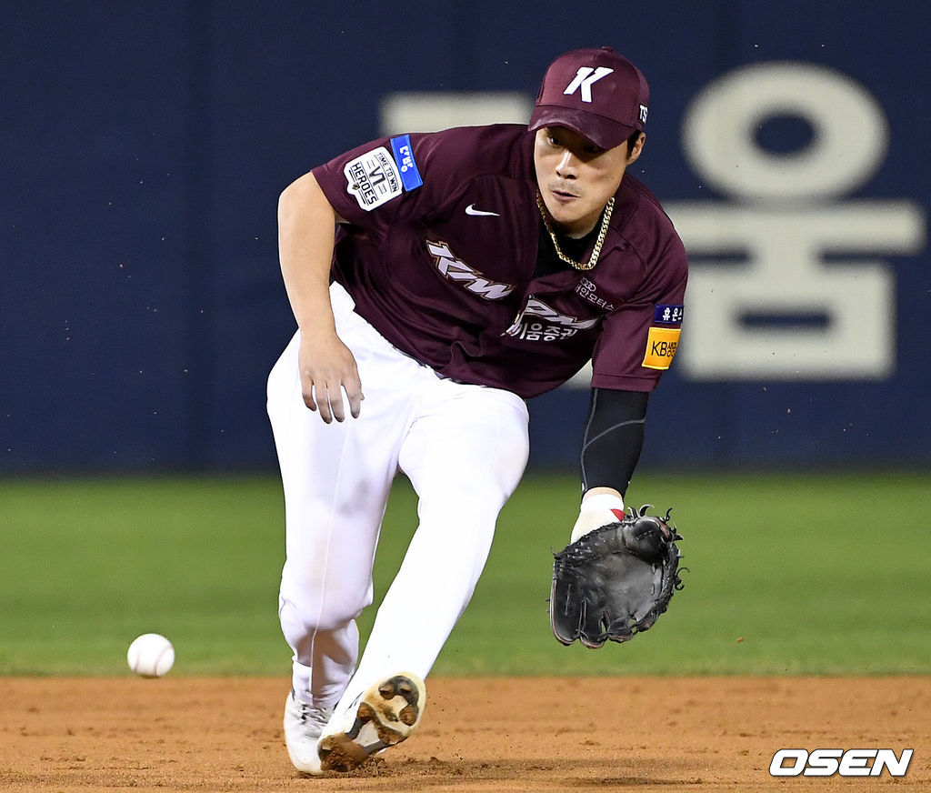 2020 신한은행 SOL KBO리그 와일드카드 1차전, 타구 처리하는 김하성. / dreamer@osen.co.kr