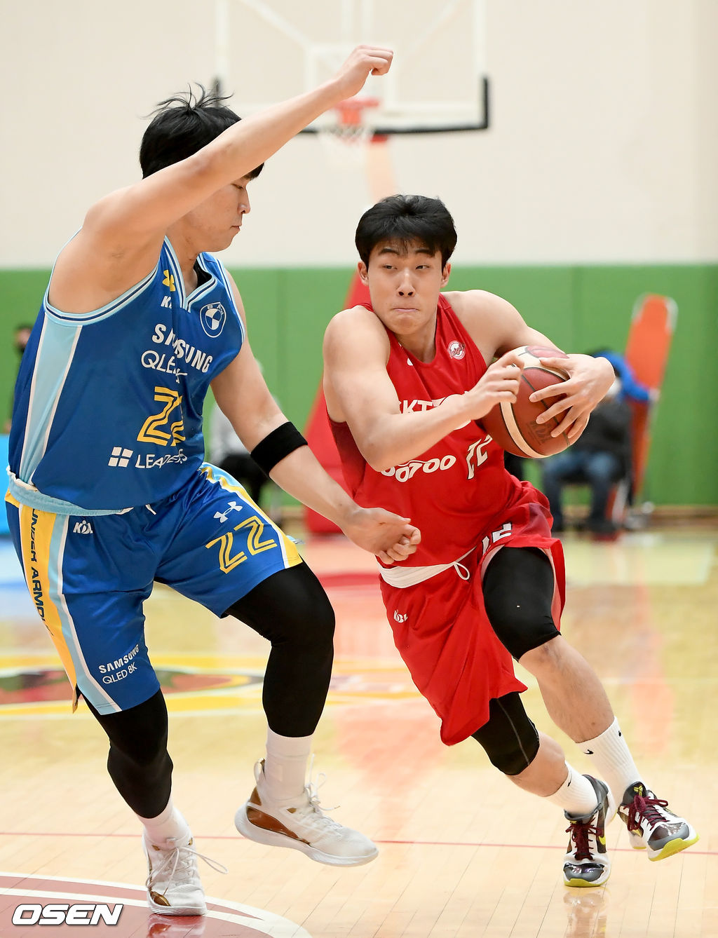 31일 오후 경기 이천시 대월면 LG챔피언스파크에서 ‘2020~2021 KBL D-리그’ 1차대회 플레이오프 4강전 SK와 삼성의 경기가 열렸다.3쿼터 SK 오재현이 드리블을 하고 있다./ksl0919@osen.co.kr