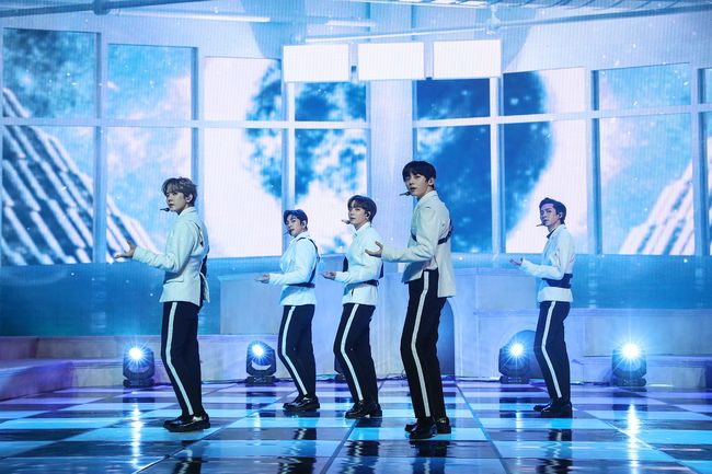 뉴이스트
