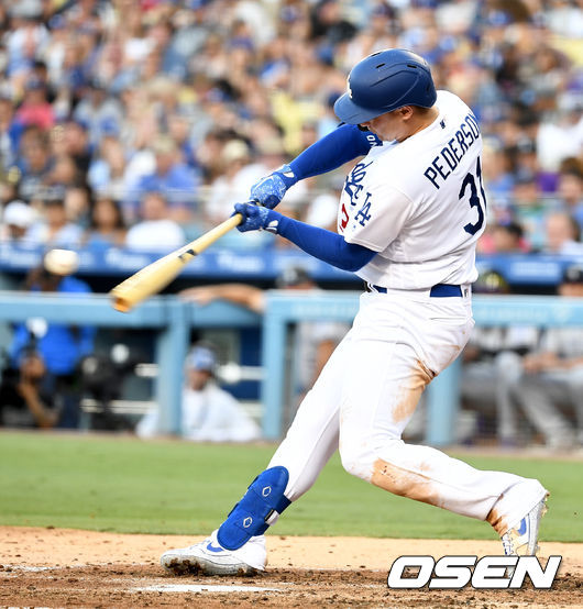 3회말 무사 1, 3루 상황 다저스 작 피더슨이 달아나는 스리런포를 날리고 있다. /dreamer@osen.co.kr