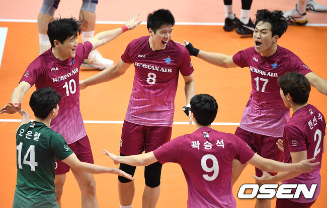 대한항공 선수들이 기뻐하고 있다. /youngrae@osen.co.kr