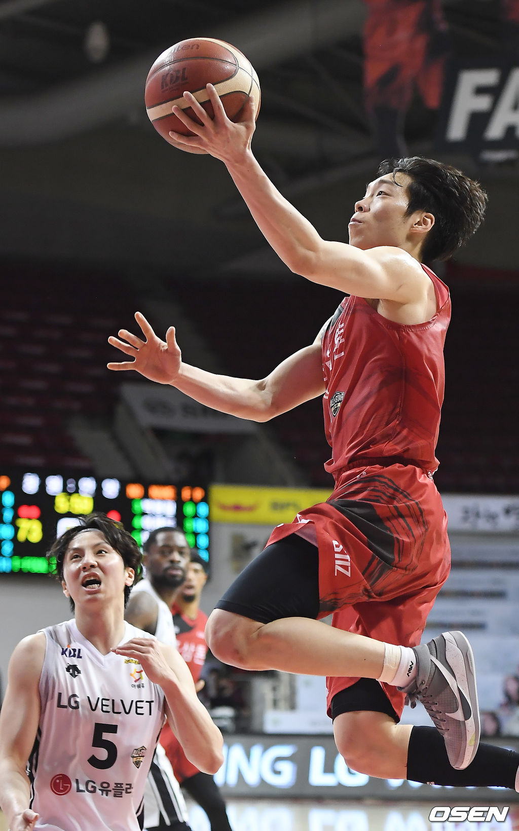 4쿼터 KGC인삼공사 이재도가 레이업을 하고 있다. /ksl0919@osen.co.kr
