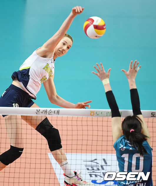 1세트 현대건설 루소가 스파이크를 때리고 있다. /youngrae@osen.co.kr