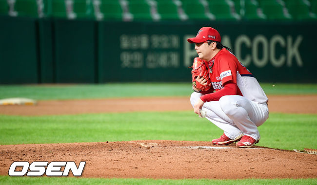 양현종이 마운드에 앉아 생각에 잠겨 있다. / soul1014@osen.co.kr