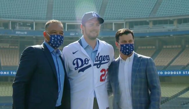 [사진] 데이브 로버츠 감독, 트레버 바우어, 앤드류 프리드먼 사장(왼쪽부터) /입단식 기자회견 캡처