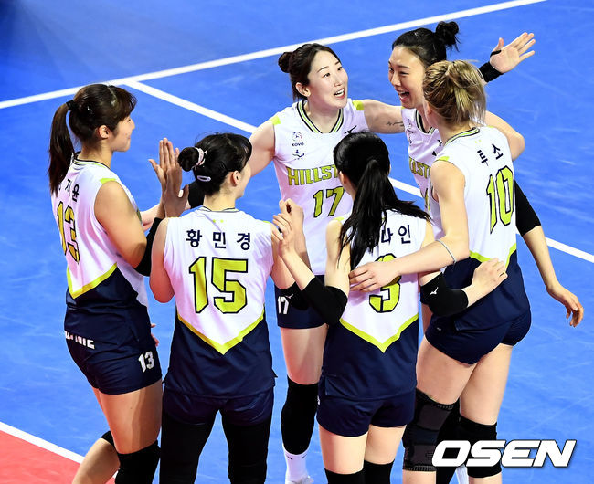 2세트, 현대건설 선수들이 득점에 기뻐하고 있다. / dreamer@osen.co.kr