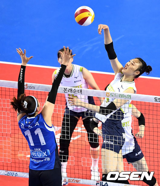1세트, 현대건설 양효진이 공격을 시도하고 있다. / dreamer@osen.co.kr