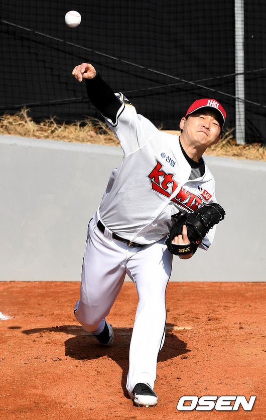 KT 박시영이 불펜 피칭을 하고 있다. / dreamer@osen.co.kr