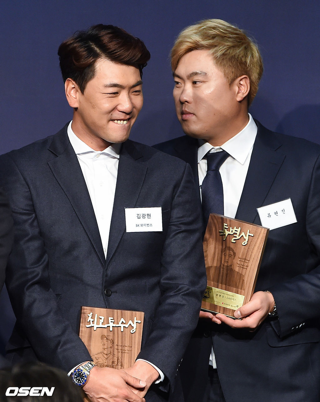 김광현과 류현진이 이야기를 나누고 있다./soul1014@osen.co.kr