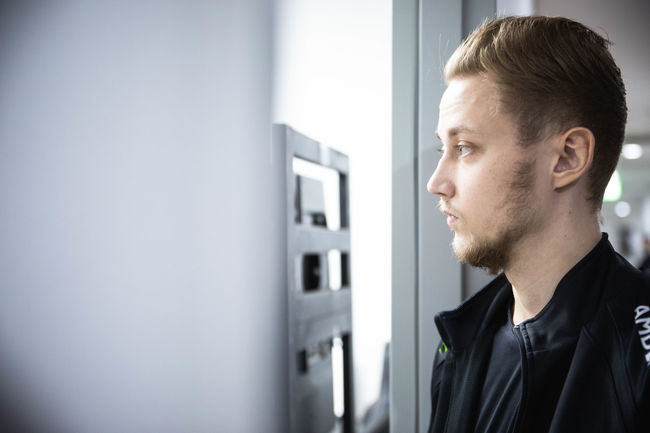 라이엇 게임즈 플리커.