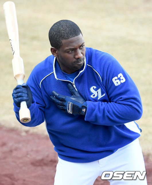 13일 오후 대구삼성라이온즈파크에서 삼성 라이온즈가 2021 스프링캠프 훈련을 가졌다.삼성 피렐라가 타격훈련을 하고 있다./ksl0919@osen.co.kr