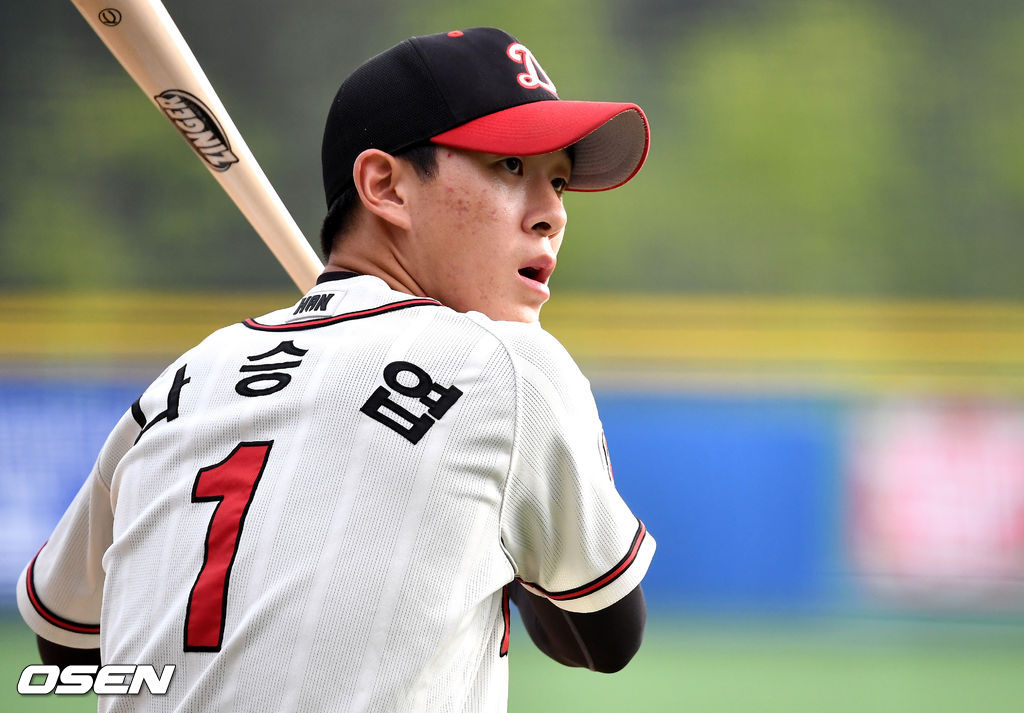 경기 시작을 앞두고 덕수고 나승엽이 타격 연습을 하고 있다. / dreamer@osen.co.kr