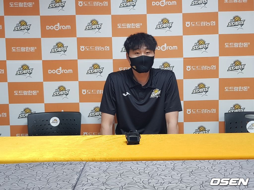 KB손해보험 이경수 코치 /fpdlsl72556@osen.co.kr 