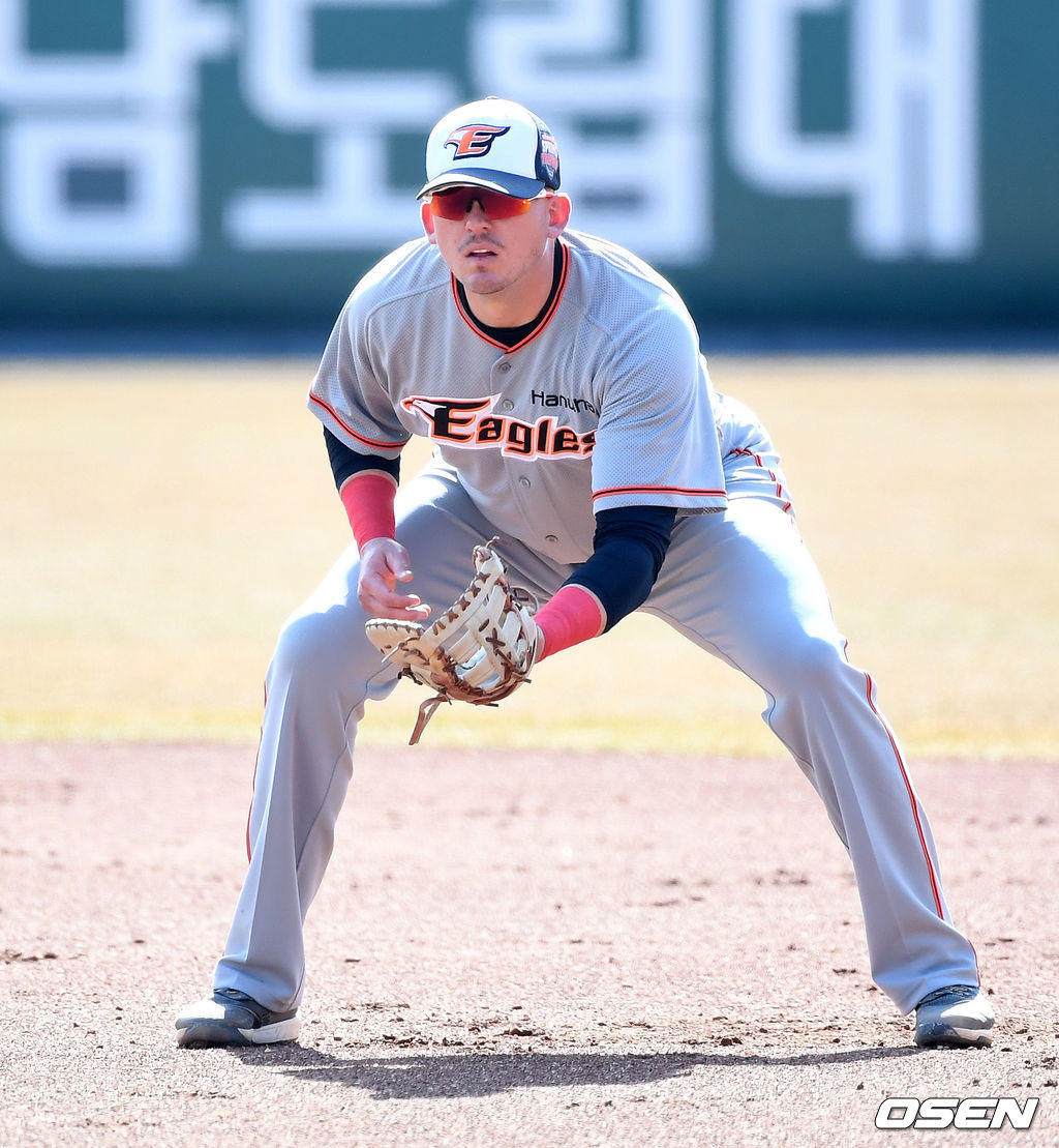한화 이글스가 26일 한화생명이글스파크에서 스프링캠프를 열고 훈련을 진행했다.한화 힐리가 연습경기에 임하고 있다. /sunday@osen.co.kr