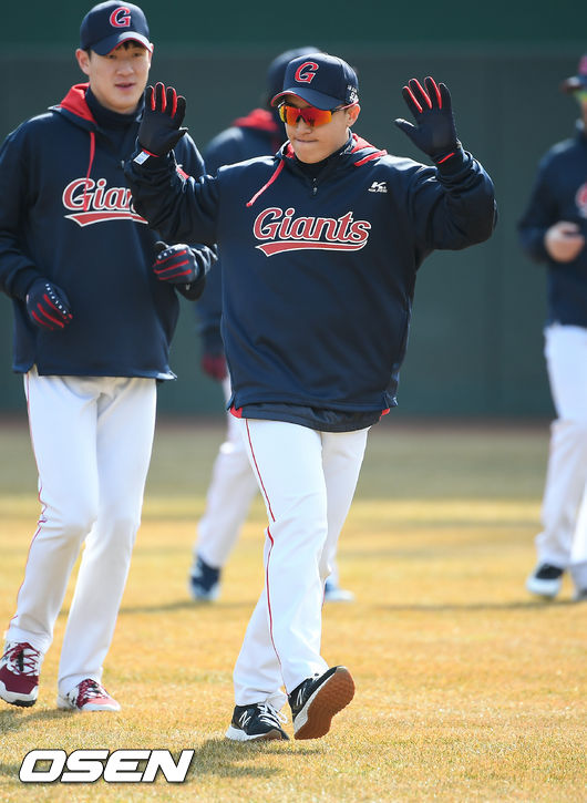 롯데 손아섭이 스트레칭을 하고 있다 / soul1014@osen.co.kr