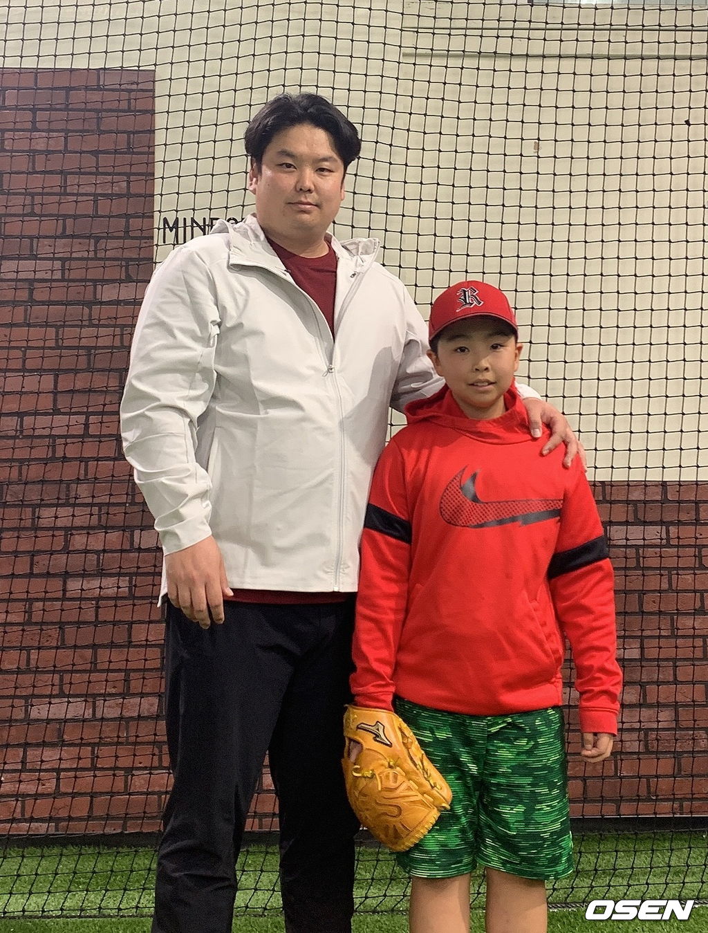 [OSEN=LA, 이사부 통신원] 최원제 전 삼성 라이온즈 선수와 MLB 네트워크에서 타격 동영상이 방영돼 화제가 됐던 조던 김. /lsboo@osen.co.kr