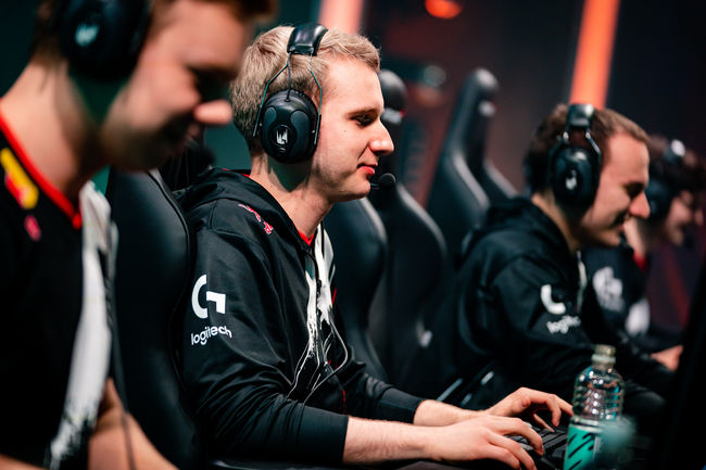 라이엇 게임즈 플리커.