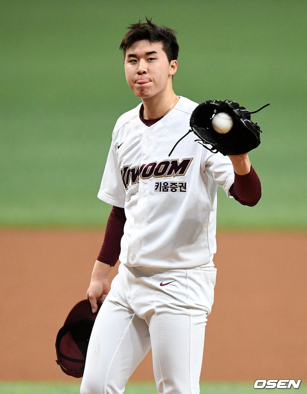 신인 장재영이 라이브 피칭을 하고 있다. /jpenws@osen.co.kr