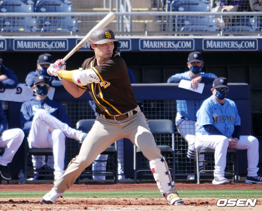 [OSEN=피오리아(미 애리조나주), 이사부 통신원]샌디에이고 김하성이 첫타석에서 타격을 하려하고 있다.  /lsboo@osen.co.kr