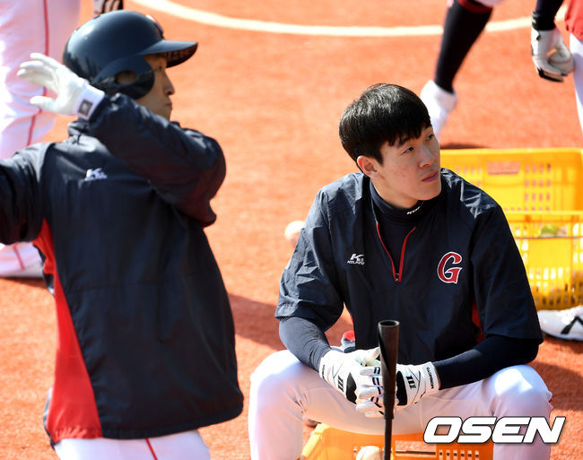 롯데 손아섭과 신인 나승엽이 타격 훈련을 하고 있다. / dreamer@osen.co.kr