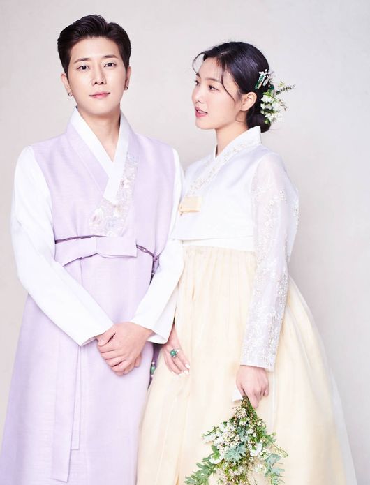 제니 김수빈 청첩장