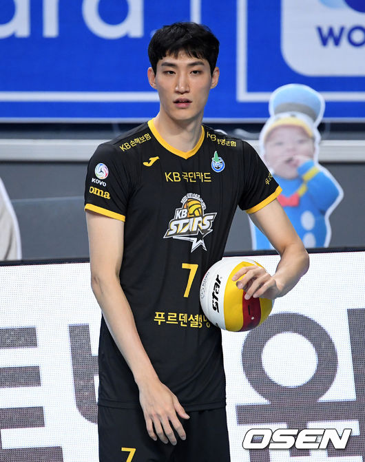 201208 KB손해보험 박진우 /sunday@osen.co.kr