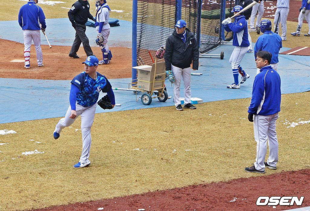 첫 라이브 피칭에 나선 오승환 /what@osen.co.kr