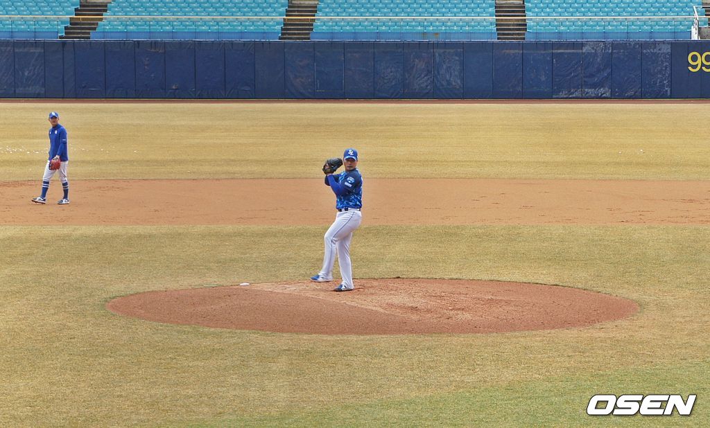 첫 라이브 피칭에 나선 오승환 /what@osen.co.kr