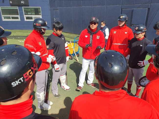 [사진] 조원우 감독이 이끄는 2군 / SK 제공