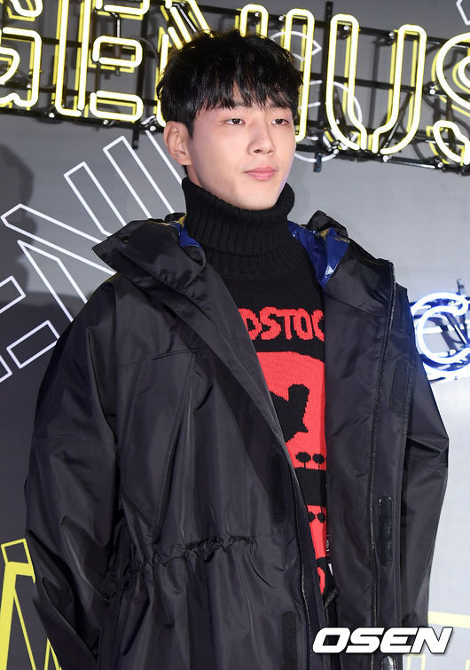 7일 오후 서울 청담동 한 플래그십 스토어에서 오픈 기념 포토콜 행사가 진행됐다.배우 지수가 포즈를 취하고 있다. /cej@osen.co.kr