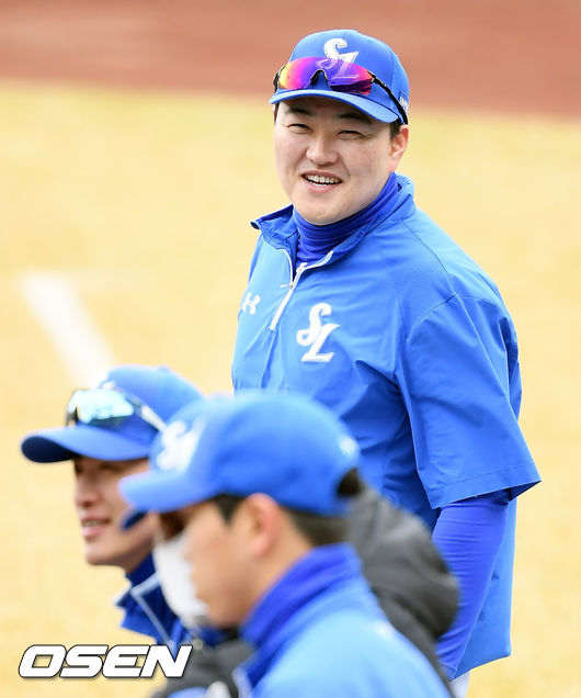 6일 대구 삼성라이온즈파크에서 삼성 라이온즈와 KT 위즈의 연습경기가 열린다.삼성 오재일이 연습경기에 앞서 훈련을 하고 있다. /cej@osen.co.kr