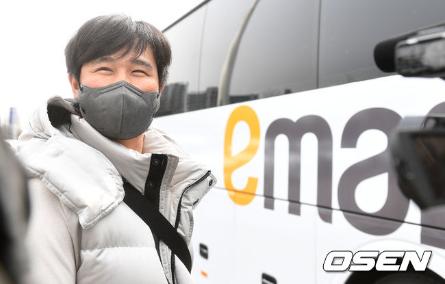 SSG 최정이 취재진과 인터뷰를 하고 있다. / dreamer@osen.co.kr