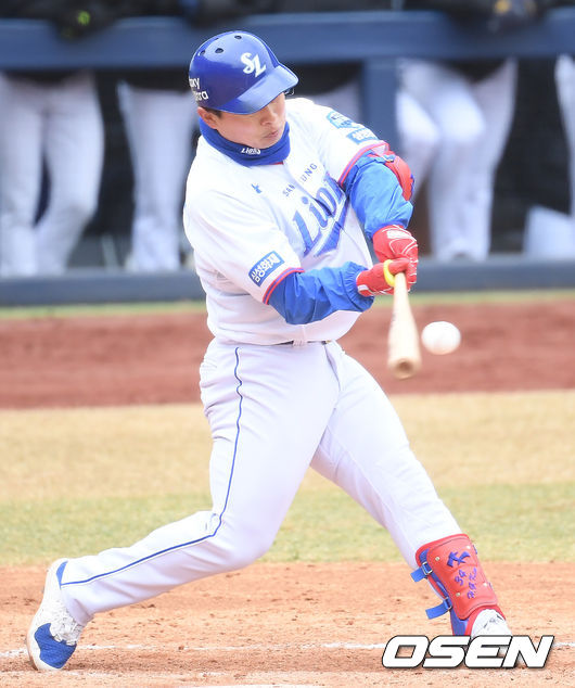 6회말 2사 2루 삼성 김헌곤이 투런 홈런을 날리고 있다. 앞서 5회 스리런포에 이은 연타석 홈런. /cej@osen.co.kr