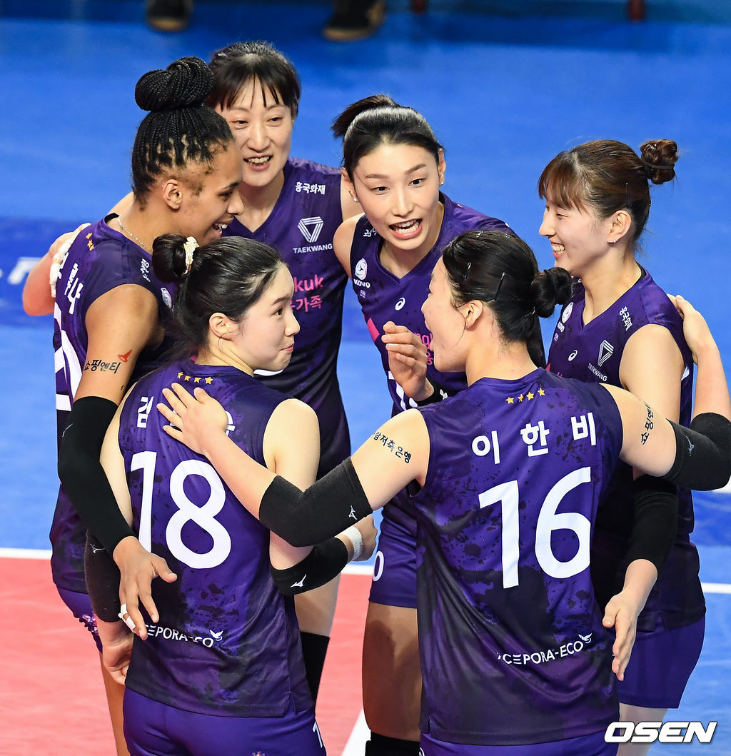 이재영-이다영 자매의 부재 속 분위기를 다잡고 정규시즌 우승까지 도전해보지만..