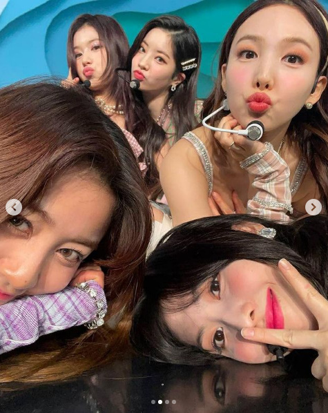 트와이스 공식 SNS