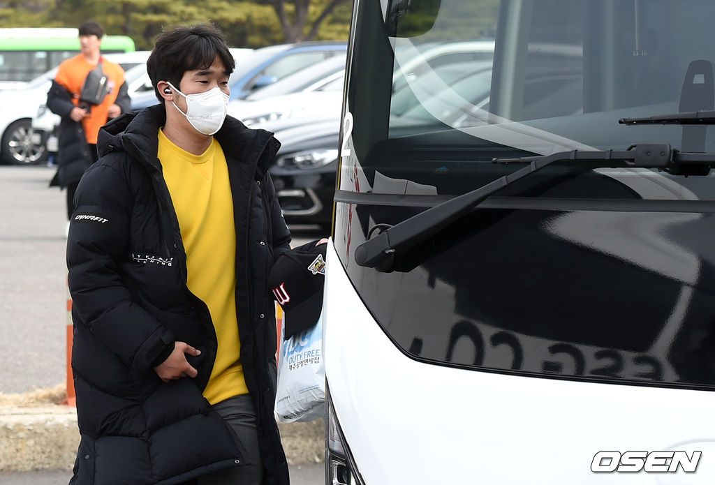 SSG 박종훈이 버스에 오르고 있다. / dreamer@osen.co.kr